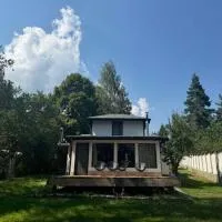 Villa Yarema Mountain Relax with Hot Jacuzzi & Sauna by BookVillaBG, hotel a Zheleznitsa