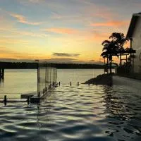 Lucinda Cove Resort, hotel a Lucinda