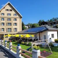 Hotel Stätzerhorn, hotel en Parpan