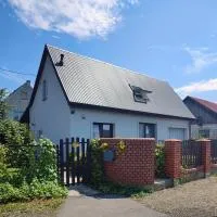 Dom na wsi w okolicy ENERGYLANDIA ZATOR, hotel a Łączany