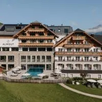 ALMGUT - Mountain Wellness Hotel, ξενοδοχείο σε Sankt Margarethen im Lungau
