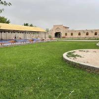 Shirin Ethno House, hotel near Navoi International Airport - NVI, Shirin