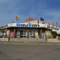 Hotel Rausan, hotel u gradu 'Alfajarín'
