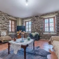 Traditional Stone Villa 1, hotel u gradu Ellinikón