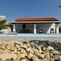 Nin में, होटल POOl HOUSE BRUNO