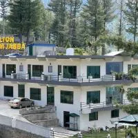 Hilton Resort Malamjabba by Khan Familia Travels، فندق في Malam Jabba