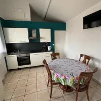 Evasion, hotell sihtkohas Saugnieu