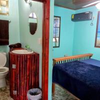Hospedaje Rosa Del Mar & Sweets Cafe, hotel poblíž Corn Island Airport - RNI, Big Corn Island