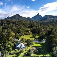 Mavis's Cabins @ Mt Warning, готель у місті Uki