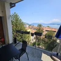Lake View, hotel em Meina