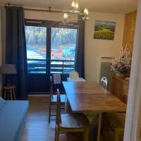 Studio-4 Personnes Les Orres 1650-Hautes alpes, hotelli kohteessa Le Mélézet