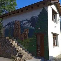 El Payarin tu casa en Asturias puerta de Somiedo, hotel i Bárzana