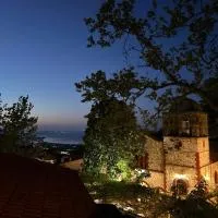 Το Ανώι, hotel Paleósz Pandeleímonban