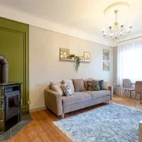 Quiet garden deluxe apartment, hotel u gradu Riga