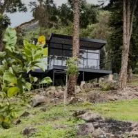 Eco Lodge Los de Arriba en Lago Calima, хотел в Restrepo