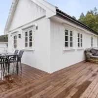 Beautiful house in Risør, hotel en Risør