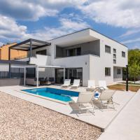 Villa Dolores by EL-PI TOURS, hotel v Malinski