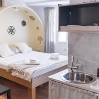 Plutus Apartments and Rooms with free Parking, hotel di Koper