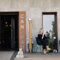 Hostal Rural Can Pau, hotel a Cantallops