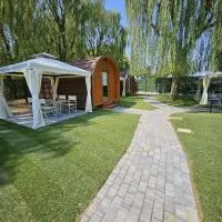 Vicolungo Glamour Lodge & SPA - Free SPA Hot Tub e Sauna, hotel a Vicolungo