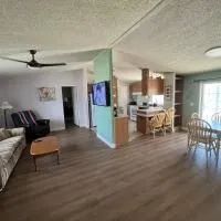 Death Valley PrairieFire 3bd 2ba Home w Kitchen، فندق في باهرومب
