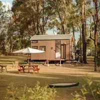 5 Acre Retreat Jimboomba Loft by Tiny Away, hôtel à Jimboomba
