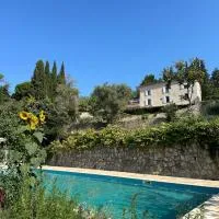 La Dolce Vita Montauroux, готель у місті Сен-Бонне-де-Монтору