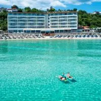Ammon Zeus Luxury Beach Hotel, hotel di Kallithea Halkidikis
