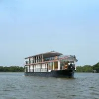 Houseboats by DAE - Watersports, Bird Watching & Sunset Cruises, hotel di Piliyandala