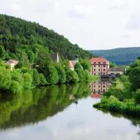 Hotel Schlossresidenz Heitzenhofen, hótel í Duggendorf