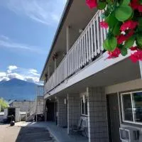 Canterbury Inn, ξενοδοχείο σε Invermere