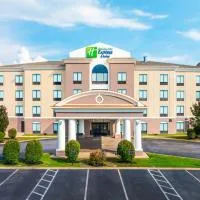 Holiday Inn Express Hotel & Suites Newport South by IHG, hotelli kohteessa Newport