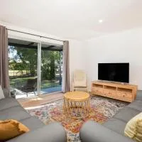 Nautilus Pet Friendly 5 Mins Walk to Bay, Hotel in Callala Bay