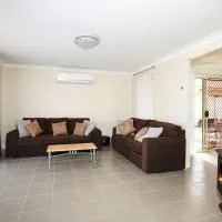 Kingfisher I Pet Friendly I 10 Min Walk to Beach, hotel sa Sanctuary Point