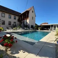Chambres d'hôtes - L'Ecurie Obernai, готель у місті Оберне