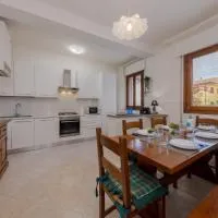 Gate2-MarcoPoloAirport-2 camere da letto-Wifi-Netflix-15' da Venezia, hotel en Tessera