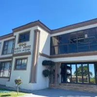 606 Guesthouse، فندق في Bosbokrand