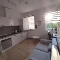 Piastów Luna Room, хотел в Piastów