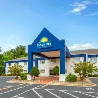 Days Inn & Suites by Wyndham Siler City, hotel sa Siler City