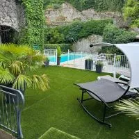 Hotel Le Sully โรงแรมในเมย์เรส