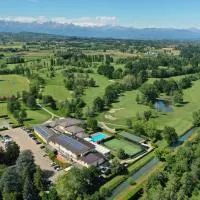 Golf Hotel Cavaglià, hotel v mestu Cavaglià