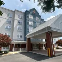 Comfort Inn & Suites Virginia Beach - Norfolk Airport、バージニアビーチにあるノーフォーク国際空港 - ORFの周辺ホテル