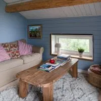 Lovely cabin with a beautiful view over Byske river, ξενοδοχείο σε Byske