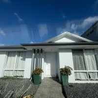 Golfers dream 300m to the beach, hotel a Dawesville