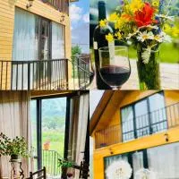 Cottage Mzispira/Cottage sunny side, hotel i Sioni