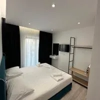 IO's Apartments, хотел в Саранда