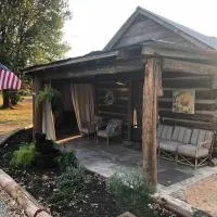 Sunset Log Cabin, hôtel à Clarksdale