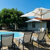 Villa piscine à 5 min de l'océan, hotel en Bias