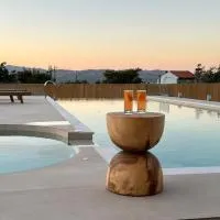 Ergini country villa with bio infinity pool & spa, hotel i Panayía