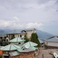 Lovely 1 bedroom condo with majestic views, hotel di Bhurban